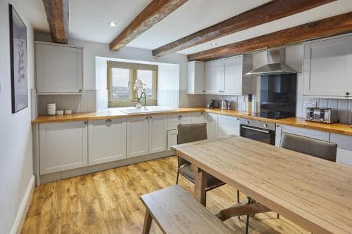 Host & Stay - The Coach House Image 4