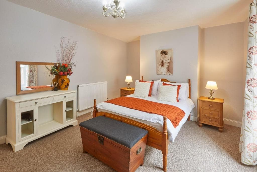 Host & Stay - Central Retreat House Image 3