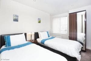 Apartment 11 Popeshead Court Image 6