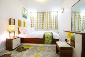 Queen Stay Apartments Image 2