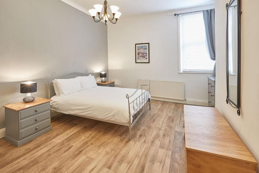 Host & Stay - Groveside Apartment Image 1