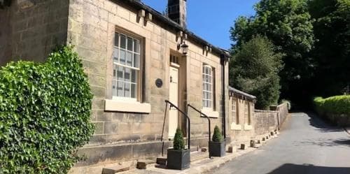 Ewood Cottage *NEW* Exquisite Country Cottage Image 2