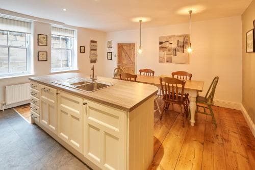 Host & Stay - Sanders House Image 6