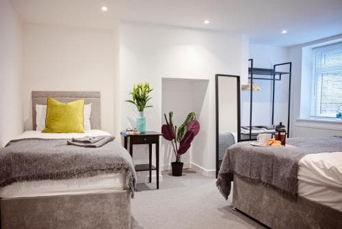 The Dragon's Den Image 3