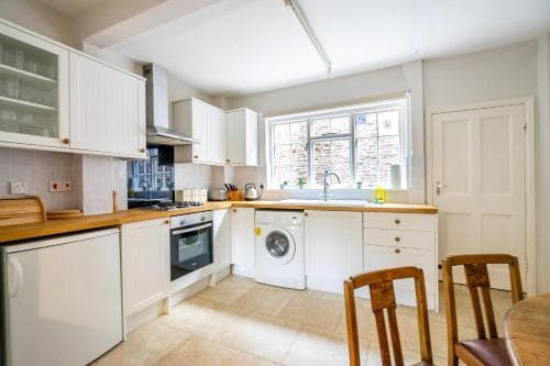 6 Monkbar Court Image 3