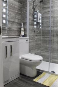 Sandleigh Apartment Image 2