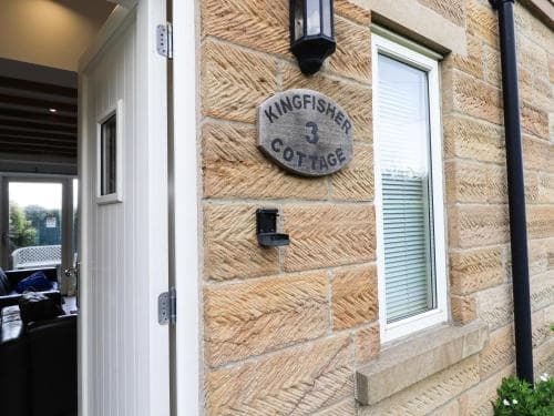 Kingfisher, Whitby Image 3