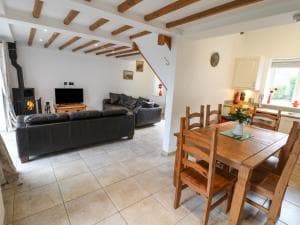 Kingfisher, Whitby Image 2