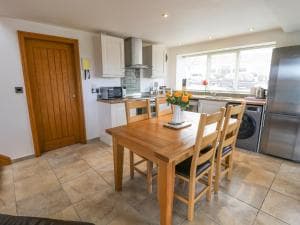 Mallard Cottage, Whitby Image 2