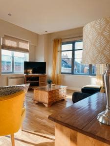 Apartment 11 Popeshead Court Image 2