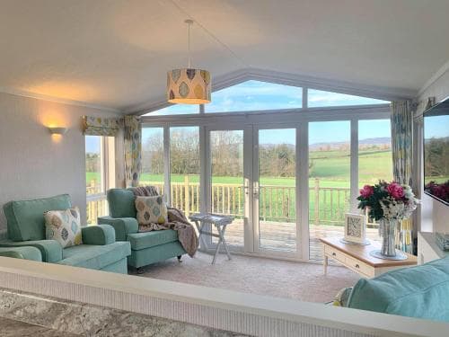 The Hollin Retreat at Hollin Barn Lodge Park Image 3