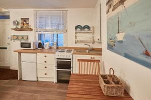 Host & Stay - Seashell Cottage Image 2