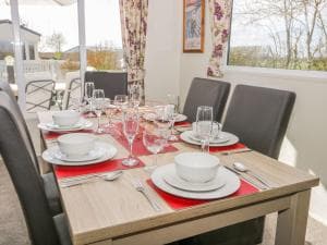 Superb detached lodge located on Skipsea Sands Image 2