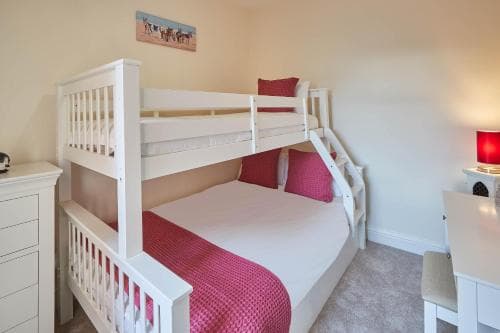 Host & Stay - The Courtyard Retreat Apartment Image 3