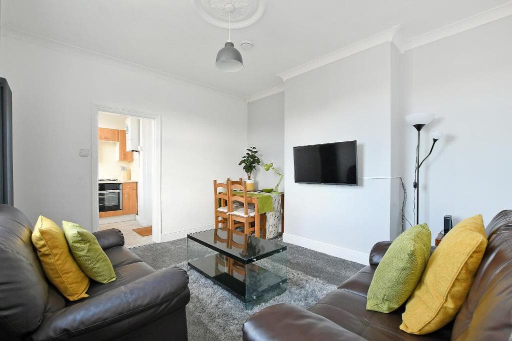 Olive Grove House Image 1