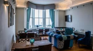 Delmont Hotel Image 2