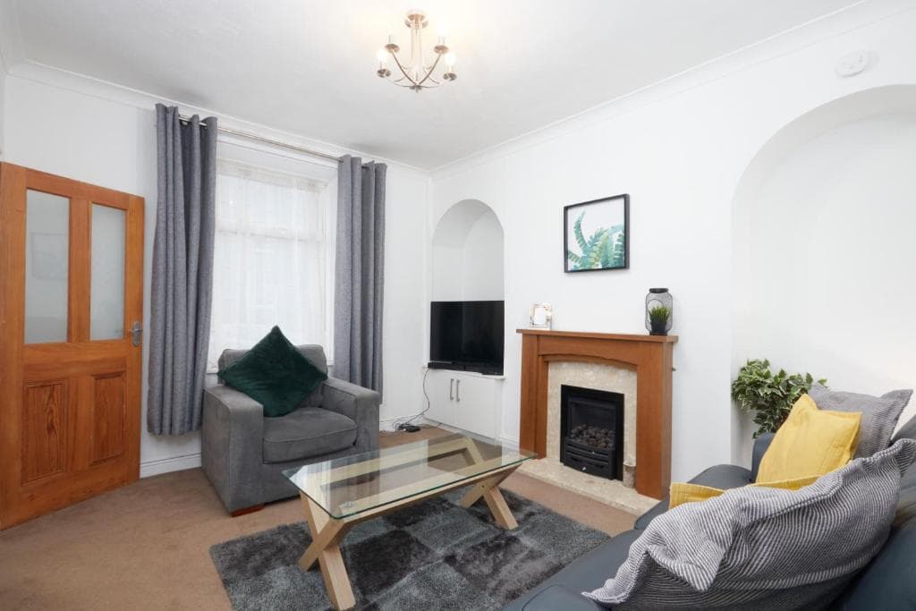 Comfortable 3 Bed Cottage in The Heart of Skipton Image 1