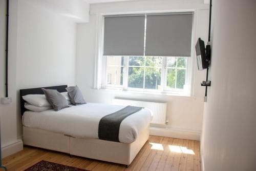 Endsleigh Park Image 3