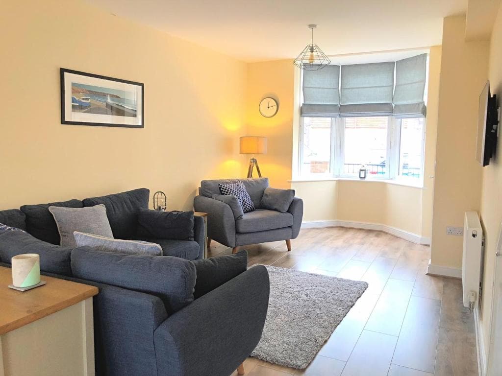 Filey Shore - Beautiful 3 bedroom house with parking and garden, close to centre Image 1