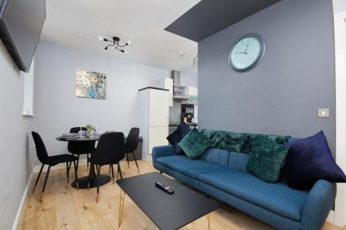 The Exquisite Gem of Yorkshire - Duplex - Penthouse - Netflix Image 3