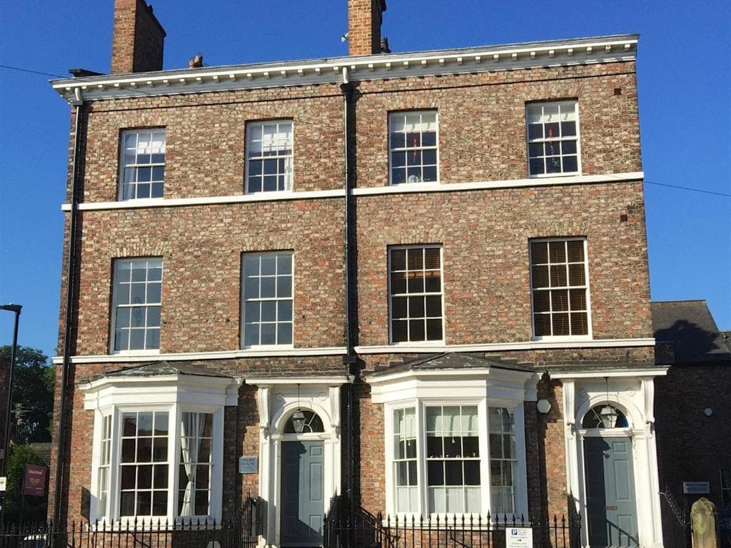 Priory House Apartments (no parties allowed) Image 1