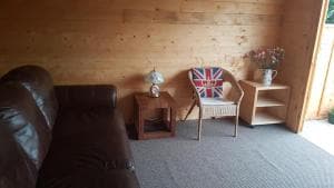 Cameron Court Cabin Image 3