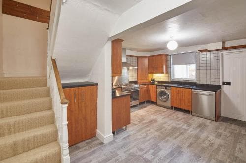 Host & Stay - The Old Chapel Image 6