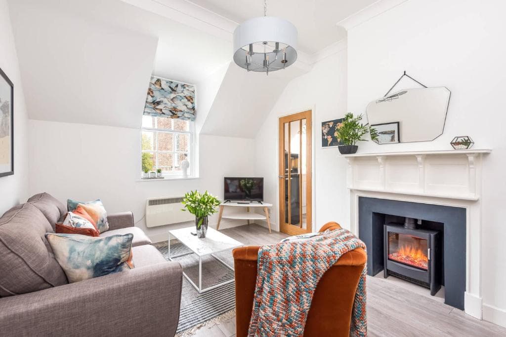 Host & Stay - Feversham House Image 1