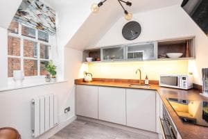 Host & Stay - Feversham House Image 2