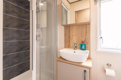 Squirrel Lodge with Hot Tub Image 2