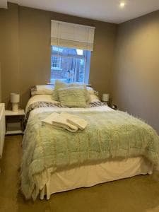 Regents House Let Image 2