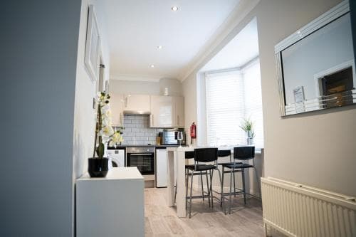 Castle-view apartments, flat two Image 5