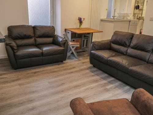 47A Baxtergate Image 3