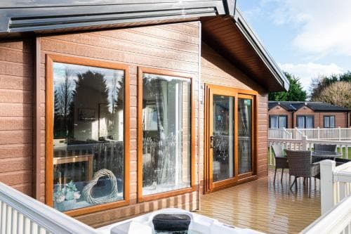 Lavender Lodge with Hot Tub Image 3