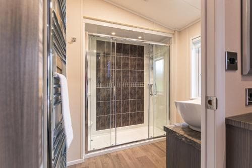 The Crucible lodge with Hot Tub Image 2