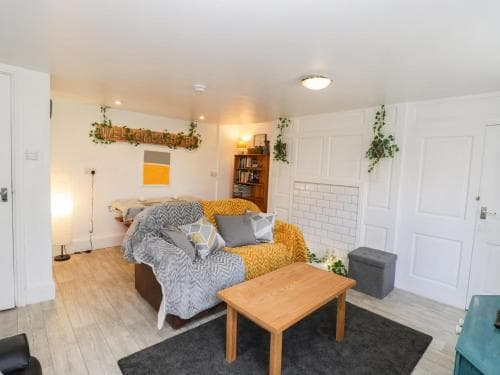 The Surfers Bolt Hole, Whitby Image 2