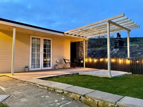 Apple tree hut, in a private garden Image 2