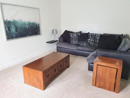 Beverley Central Townhouse Free Parking Sleeps 8 Image 3