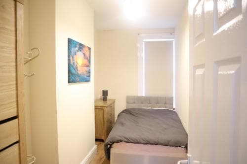 4 Bed/City Centre/Fast WiFi/Spacious Apartment Image 3