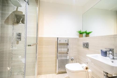 3 Cocoa Suites (parking included) Image 3