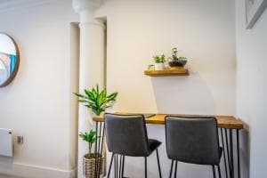 3 Cocoa Suites (parking included) Image 2