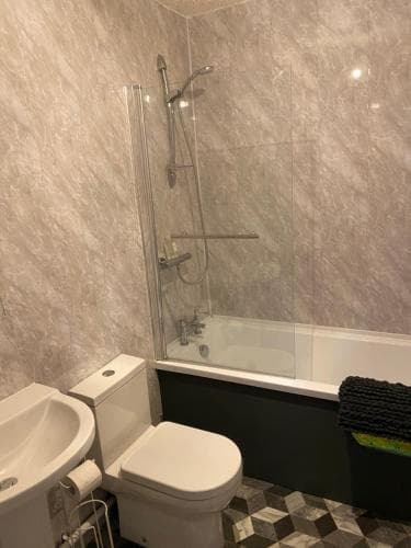 Carlton lodge at Carlton tavern free parking Image 2