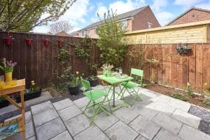 Host & Stay - Beatrice Little Duckling Image 2