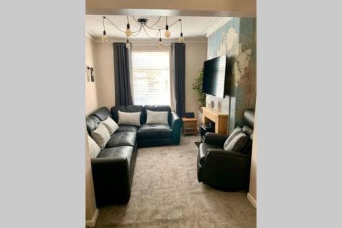 Durham House - Fantastic Location and Great Price in Scarborough Image 3