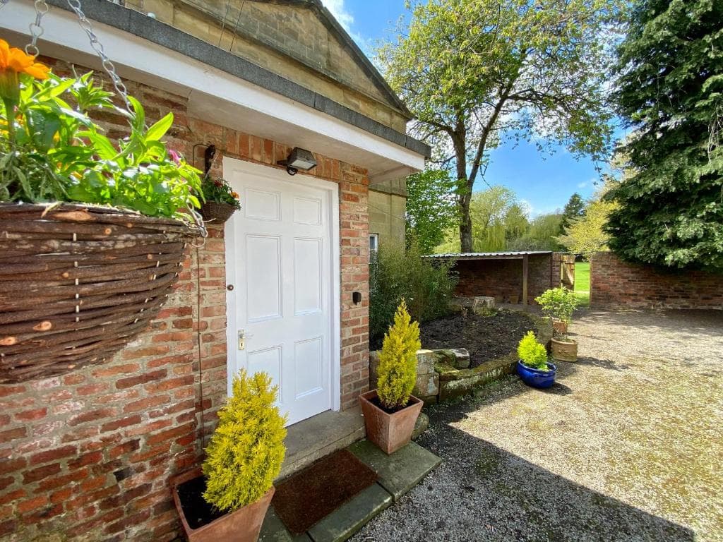 The Garden Apartment Image 1