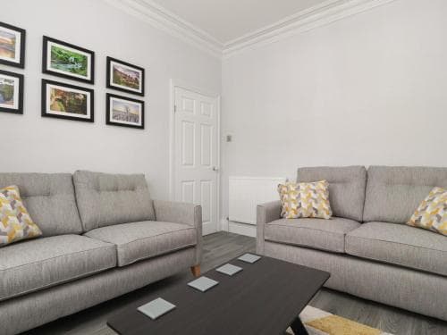 Acorn Cottage Image 3