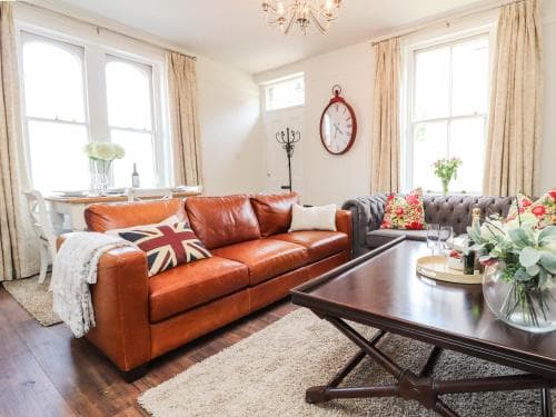 No 19, Haworth Image 3