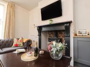 No 19, Haworth Image 2