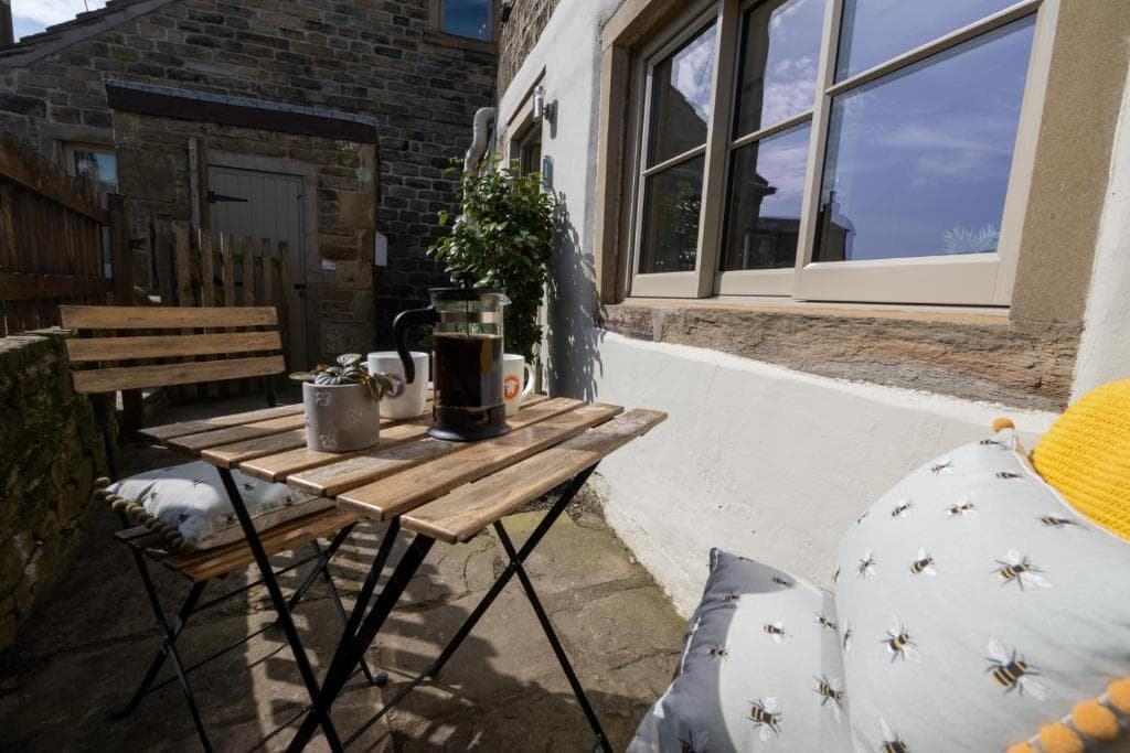 Thornes Cottage Image 1