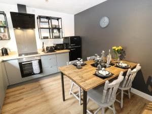 Victoria House Image 2